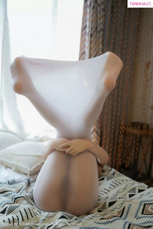   [XiuRen]高清写真图 2025.02.26 No.9935 姚若兮vay 丝袜美腿第44张图片